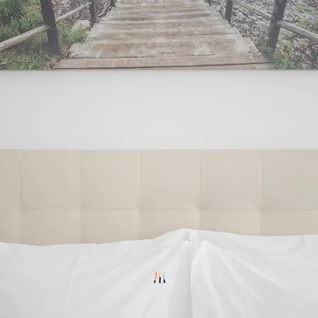 Liiiving In - Seaside Cosy *